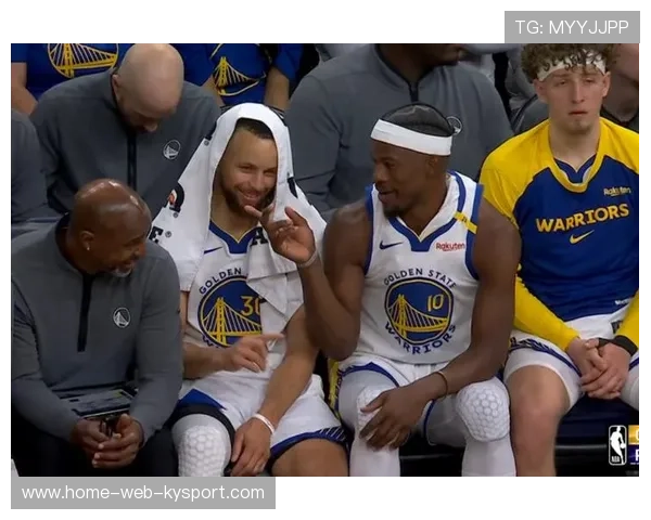 库里28分带队勇士大胜太阳，布克38分孤掌难鸣，库里8.